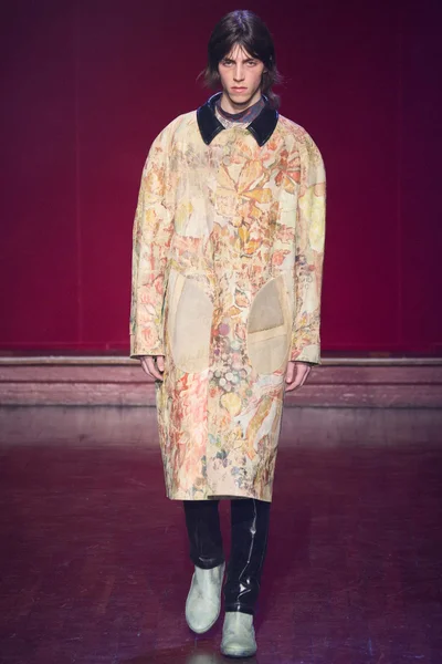Look 29